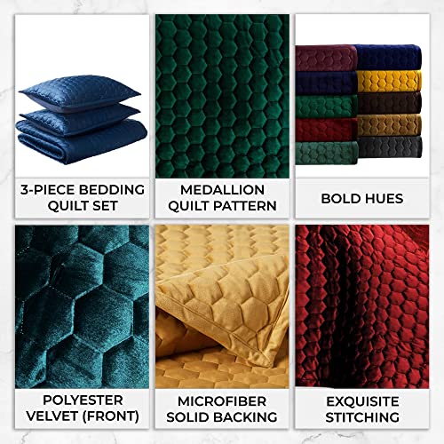 Tribeca Living Velvet King Quilt, Three-Piece Honeycomb Stitch Bedding Set Includes One Oversized Quilt & Two Sham Pillowcases, 260GSM Super Soft Velvet, Lugano/Gold
